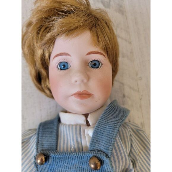 Design debut porcelain doll little boy blue collectible - Picture 5 of 13